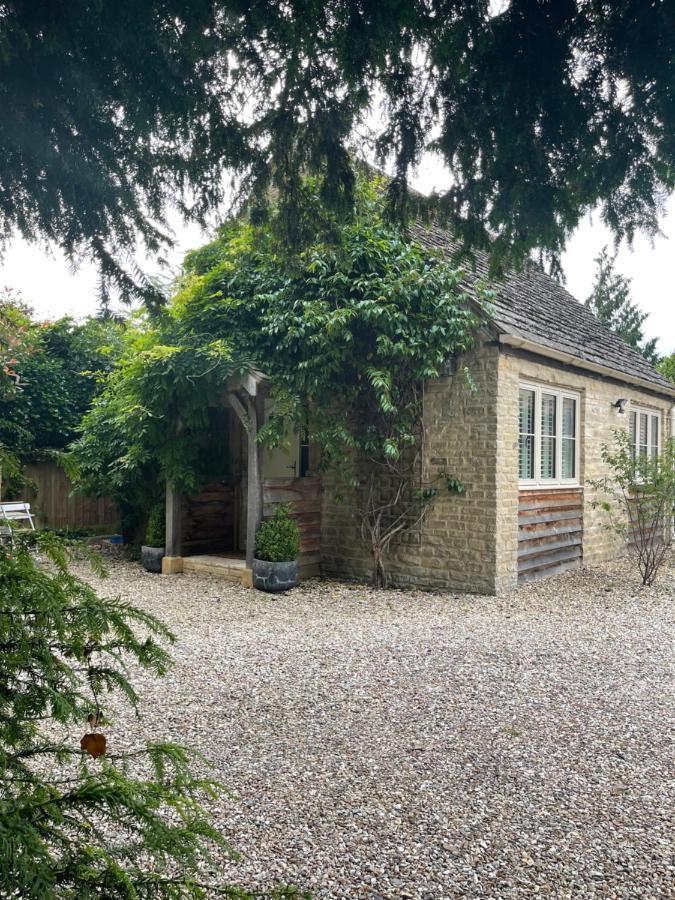 Cosy Cottage In The Heart Of The Cotswolds Cirencester Exterior photo