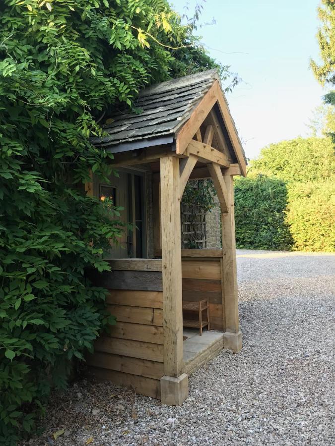 Cosy Cottage In The Heart Of The Cotswolds Cirencester Exterior photo